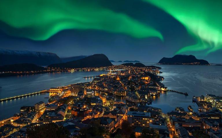 Charming Apartment In Alesund Center With Free Parking Ngoại thất bức ảnh